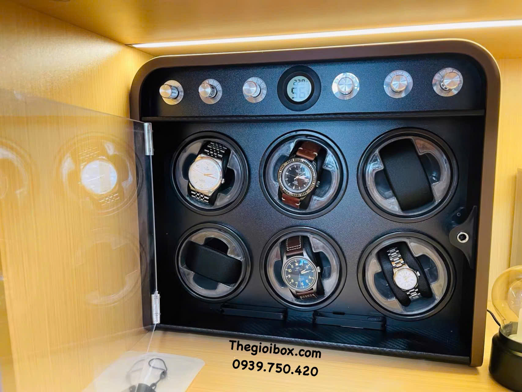 tủ hộp xoay đồng hồ cơ 6 ngăn vỏ màu vân gỗ có đèn led cao cấp