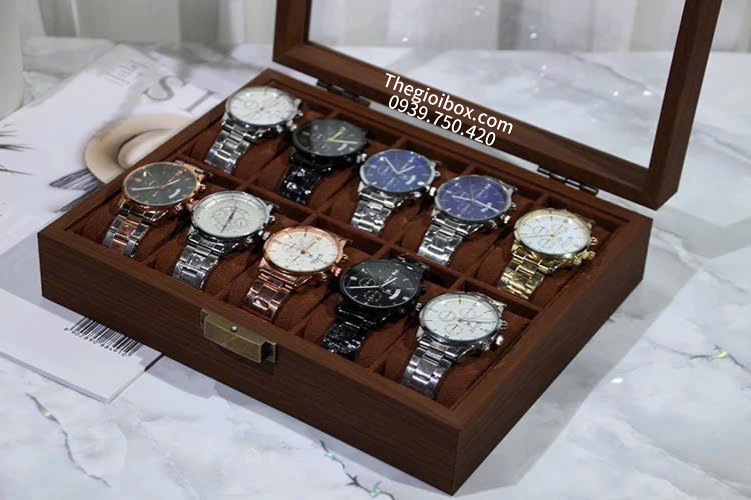 Hộp đựng đồng hồ nhiều ngăn vỏ gỗ nâu lót nhung nâu nắp kính trong suốt