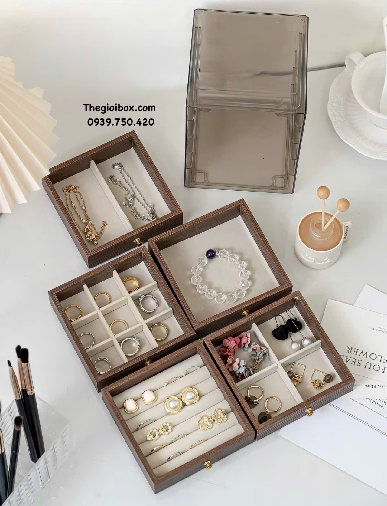 hộp đựng trang sức nữ trang bằng acrylic trong suốt ngăn kéo gỗ MDF cao cấp