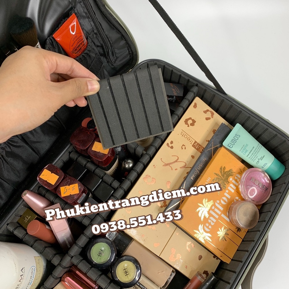Cốp đựng trang điểm bằng da có dây đeo màu xám