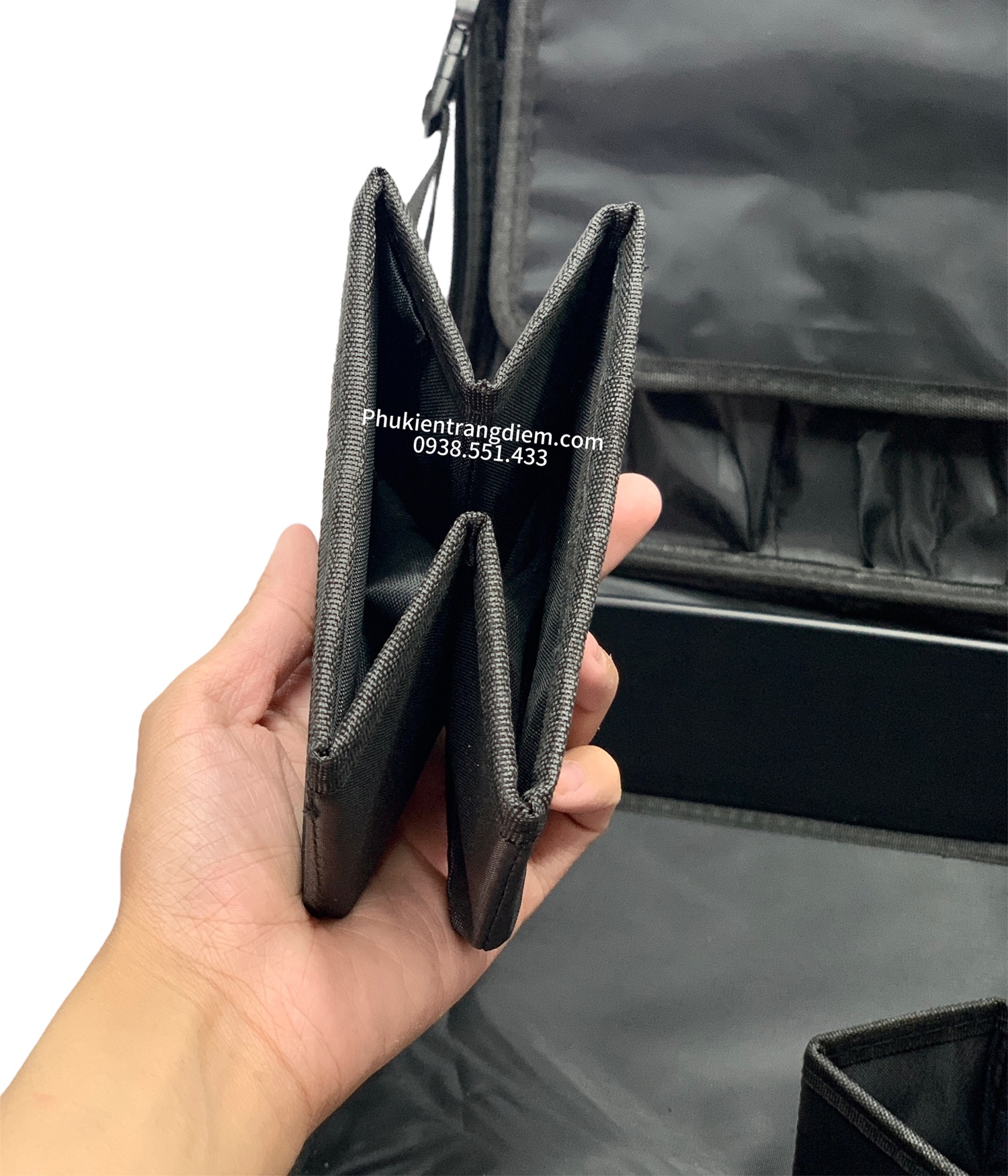 cốp đựng đồ trang điểm bằng da có dây đeo kèm 4 khay vải rời